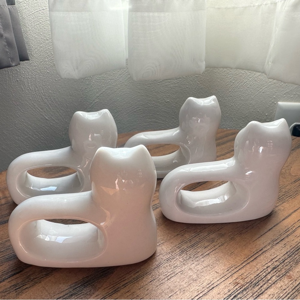 Set of 4 Abbott White Cat Kitten Napkin Rings Ceramic Porcelain - Picture 3 of 7